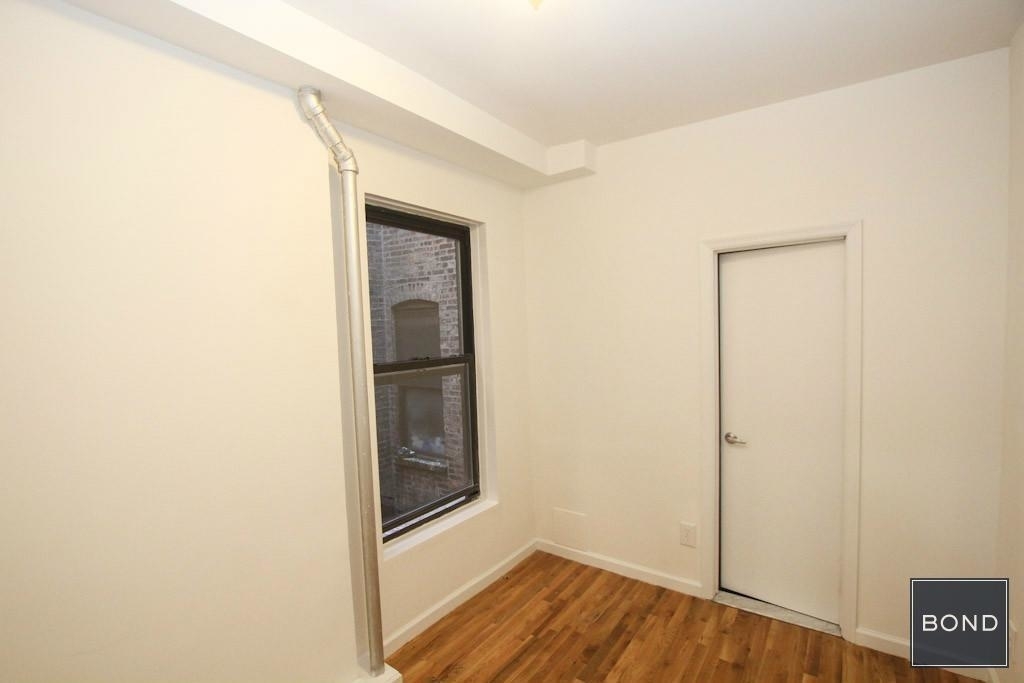 East 85 Street - Photo 2