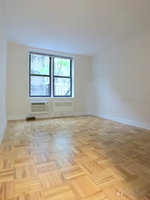 151 West 16th Street - Photo 1