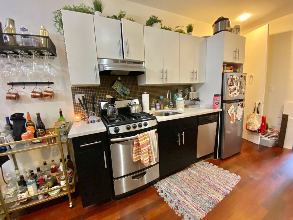 1013 Pacific Street - Photo 8
