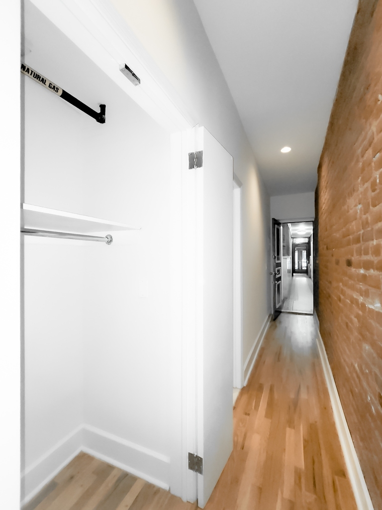 326 East 58th Street - Photo 6