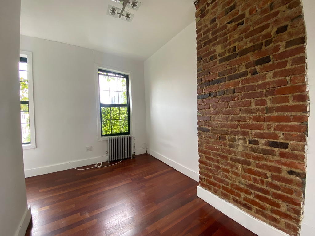 194 Humboldt Street - Photo 5
