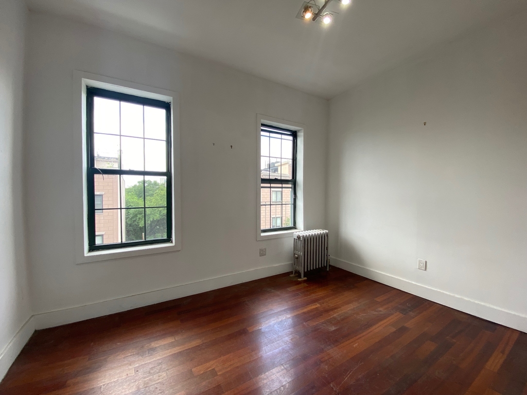 194 Humboldt Street - Photo 1