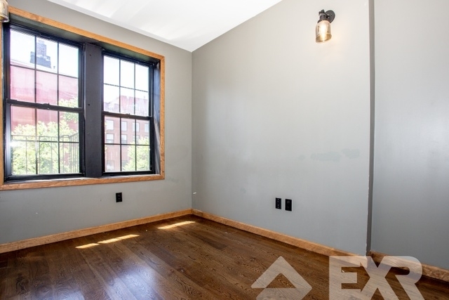 194 Montrose Avenue - Photo 9