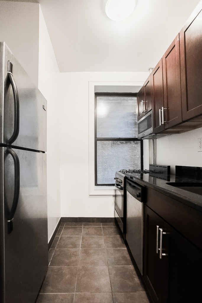 231 East 12th Street - Photo 2