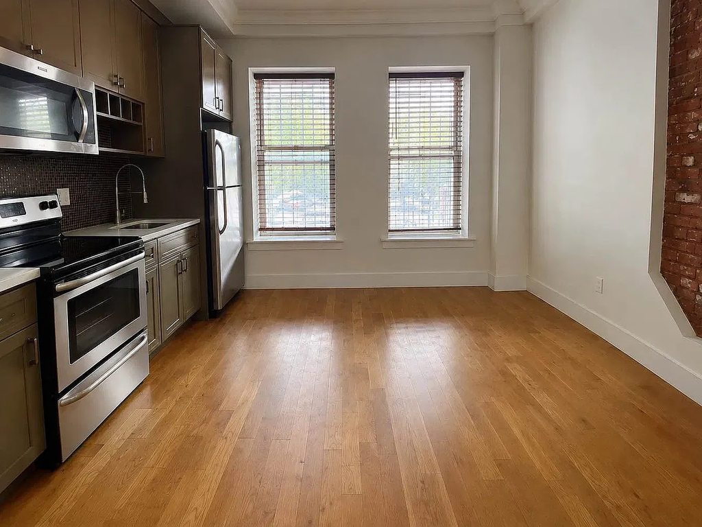 909 St Marks Avenue - Photo 1