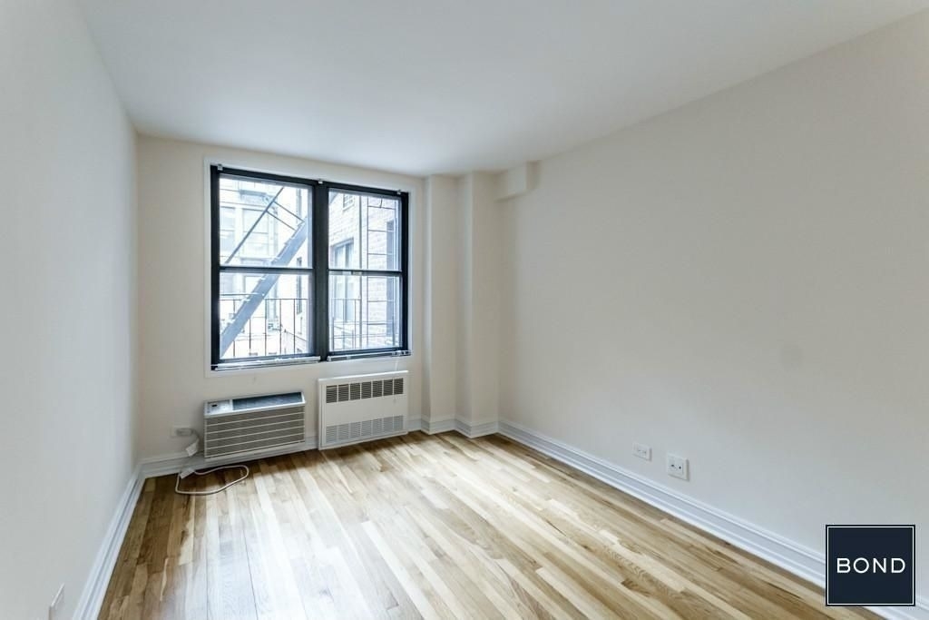 305 West 13th Street - Photo 7