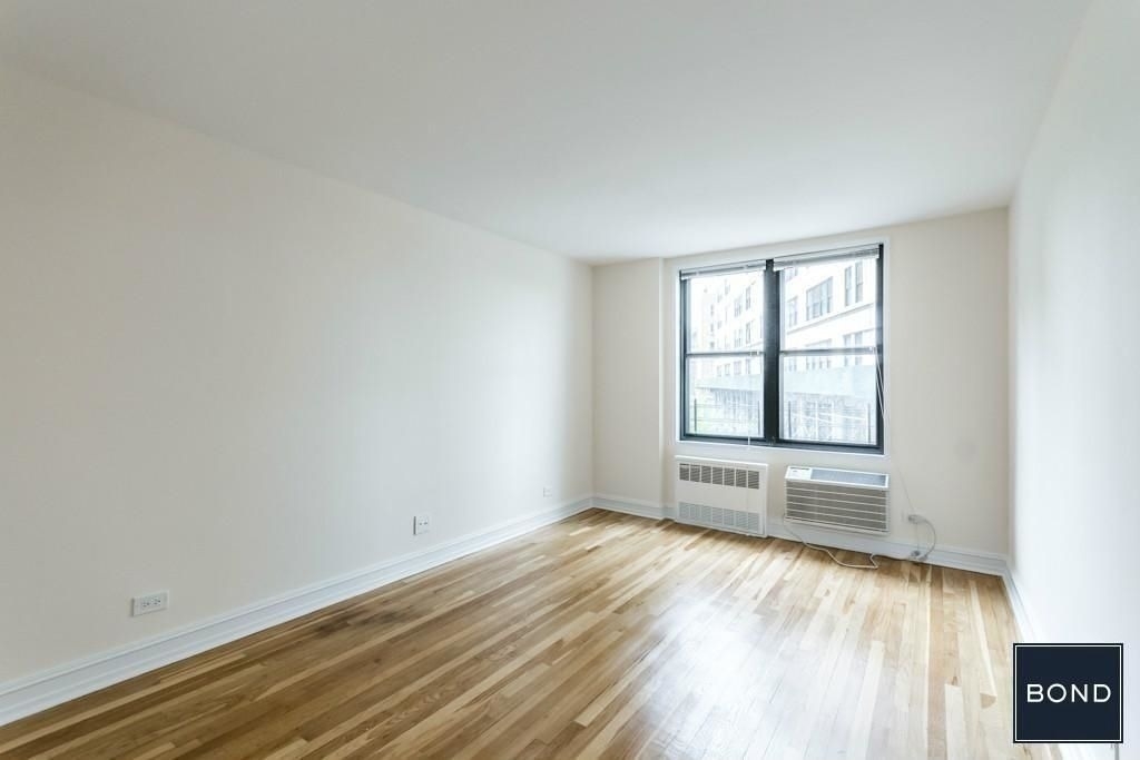 305 West 13th Street - Photo 5