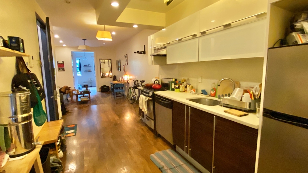 11a Menahan Street - Photo 0