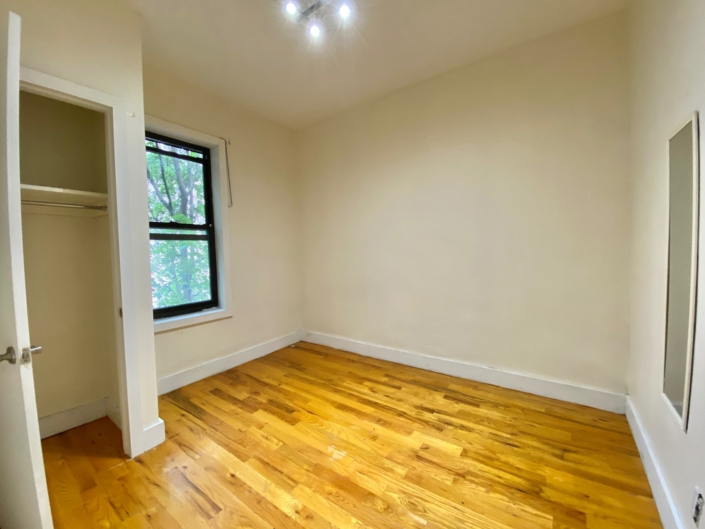 711 St Marks Avenue - Photo 5
