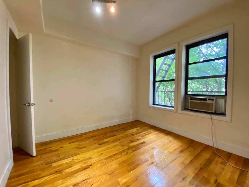 711 St Marks Avenue - Photo 4