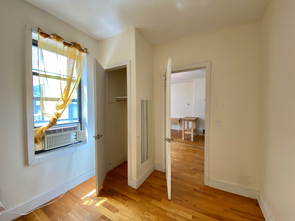 711 St Marks Avenue - Photo 3