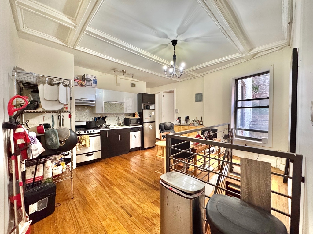 711 St Marks Avenue - Photo 0