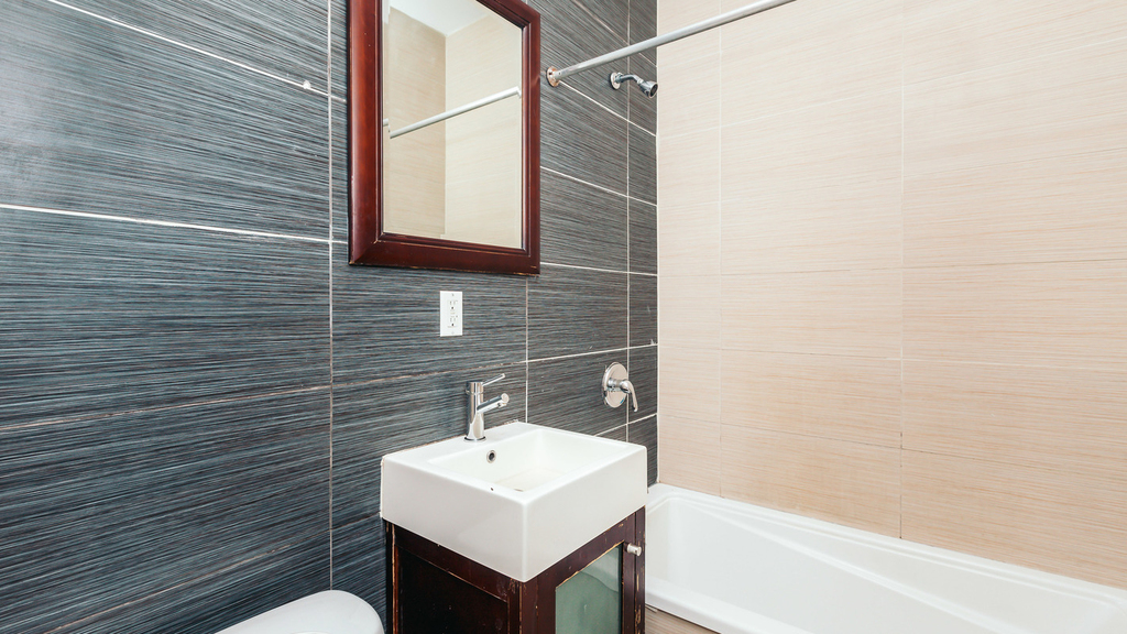 1038 Flushing Avenue - Photo 3