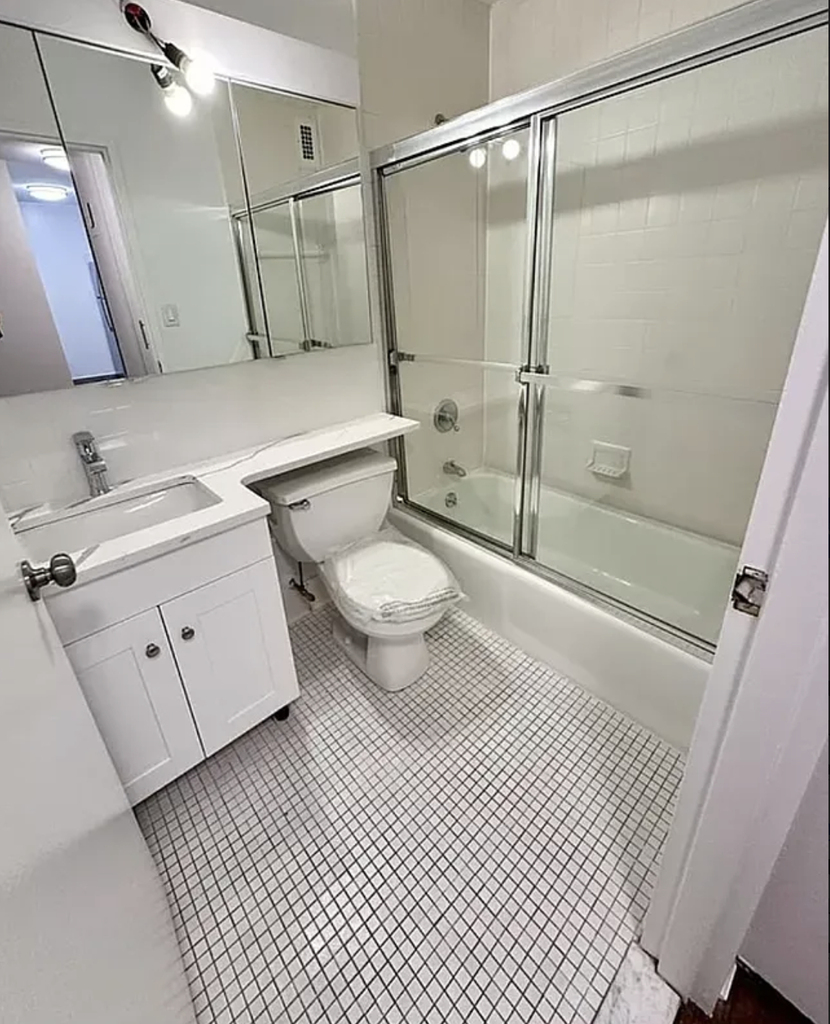 east 71 st  - Photo 6