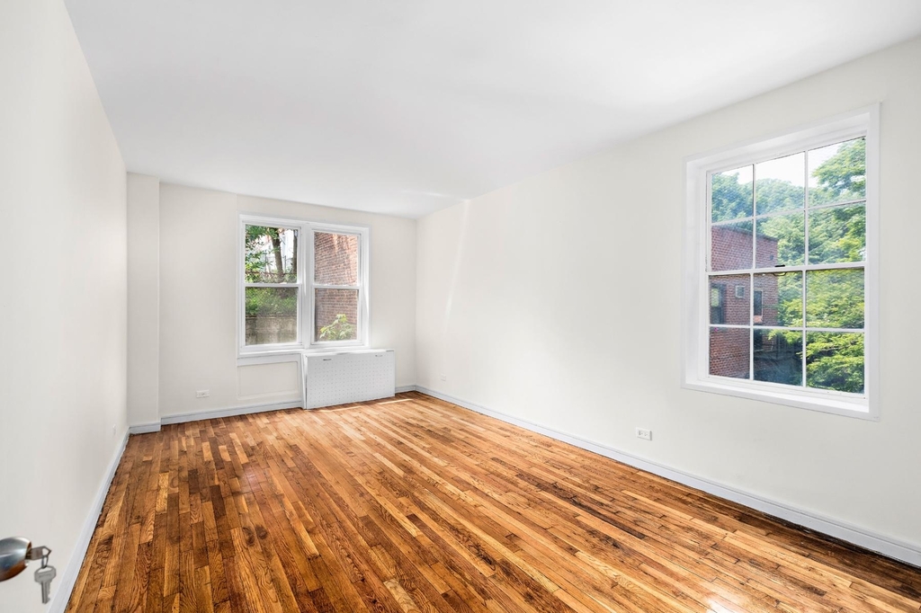 5730 Mosholu Avenue - Photo 3