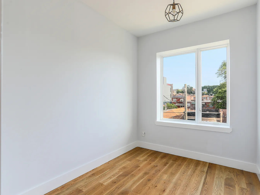 668 Rutland Road - Photo 3