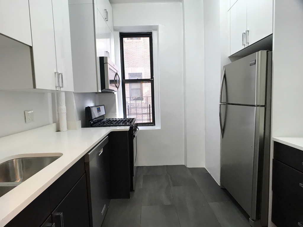 220 West 98th Street - Photo 9