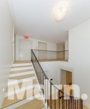 East 81st Street - Photo 9