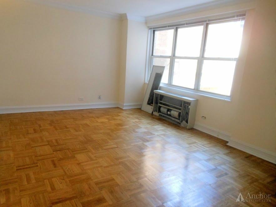 888 8th Ave. - Photo 0