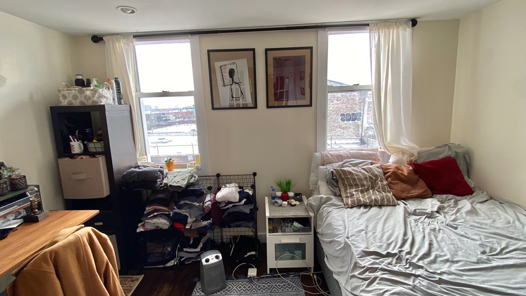 295 Maujer Street - Photo 2