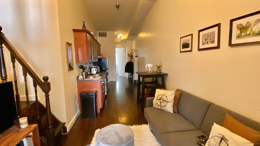 295 Maujer Street - Photo 5