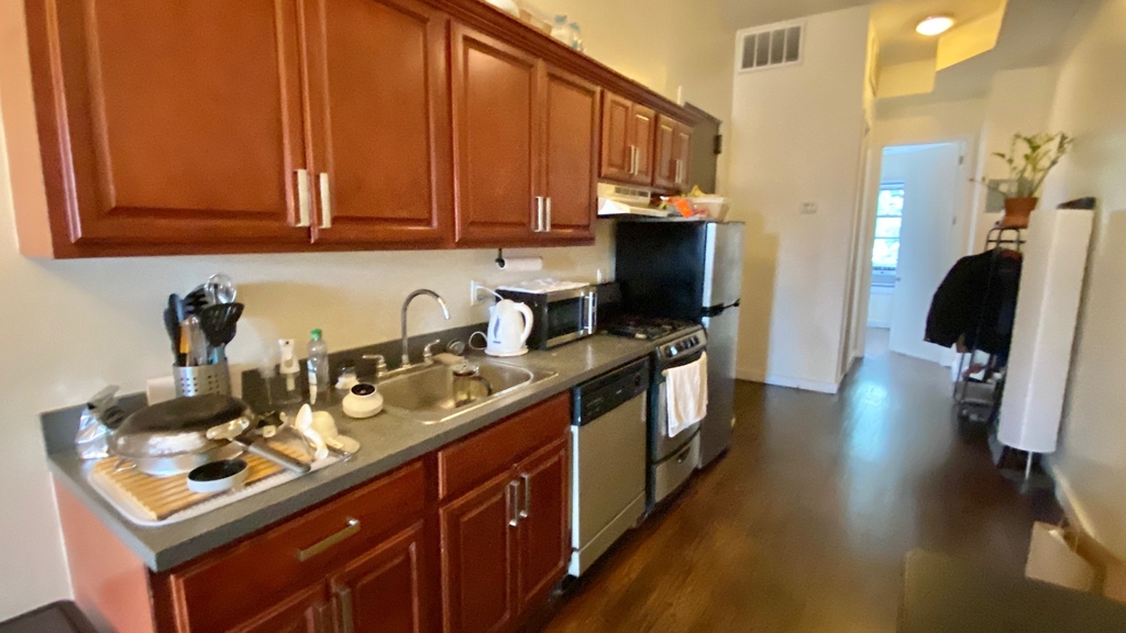 295 Maujer Street - Photo 6