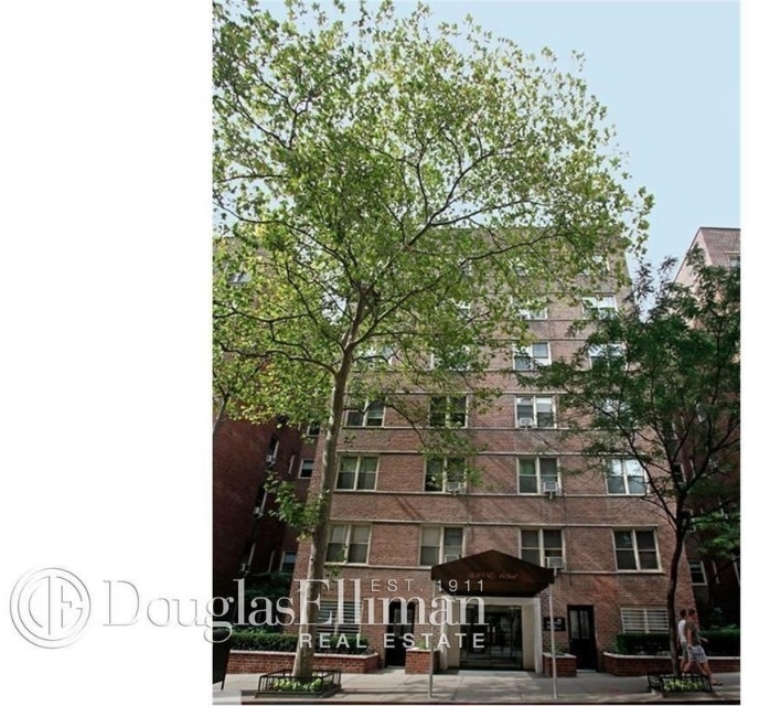 East 63rd Street - Photo 2