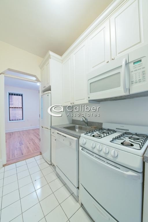 711 2nd Ave. - Photo 3