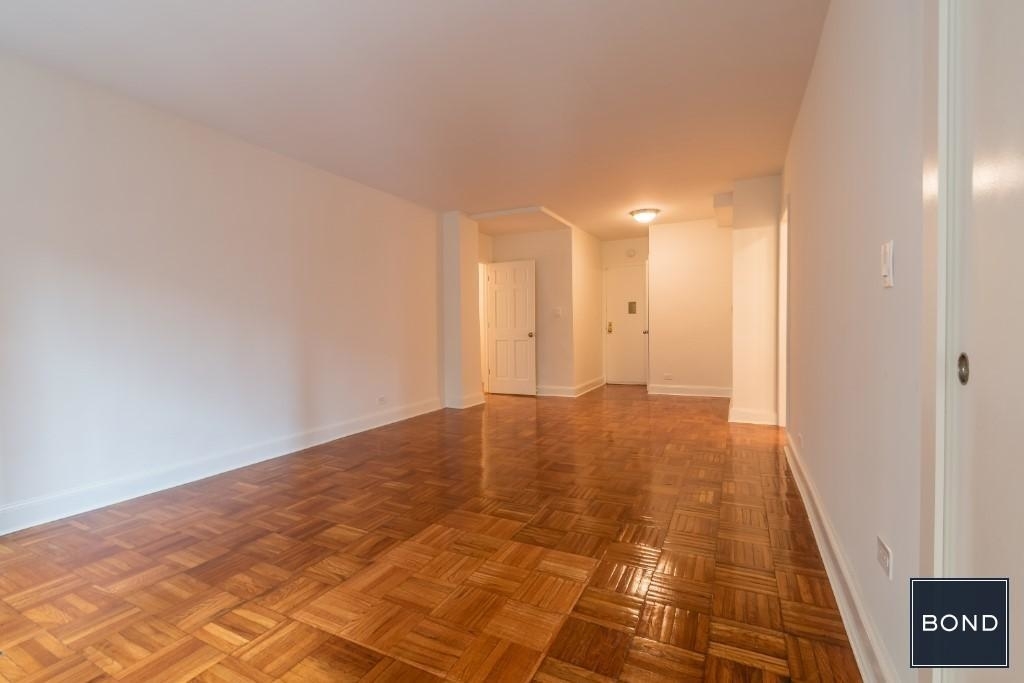 412 East 55th Street - Photo 4