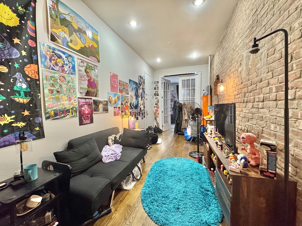 120 Grattan Street - Photo 0