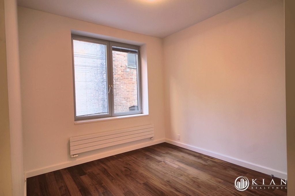 459 West 44th Street - Photo 6