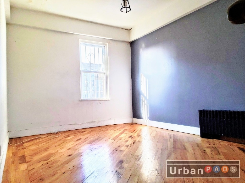 131 Linden St - Photo 2