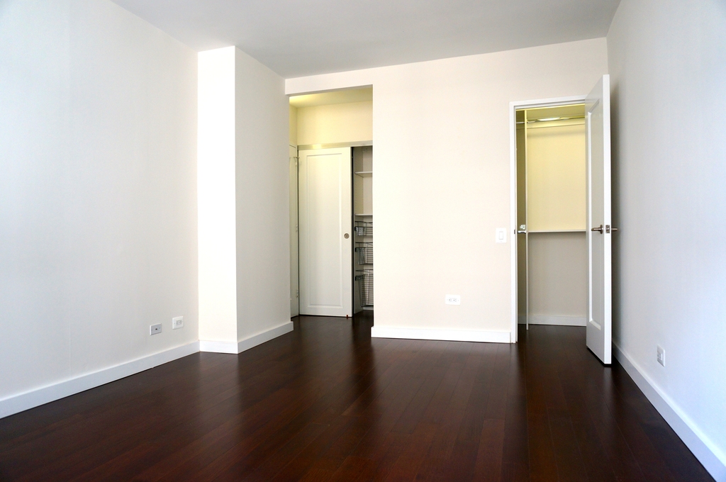 401 East 34th Street - Photo 24