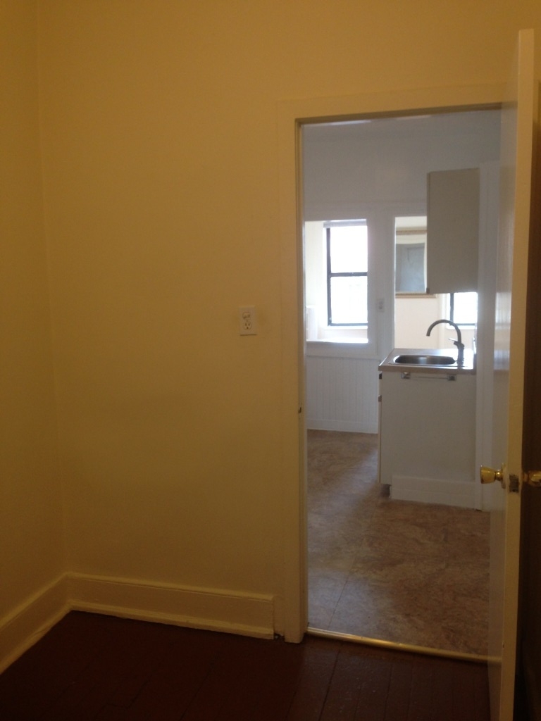 327 East 88th Street - Photo 7