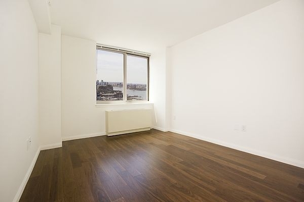 10th Avenue - Photo 1