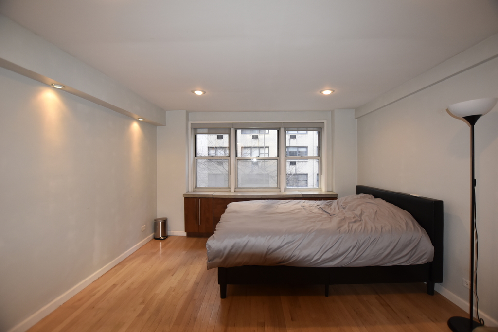 321 East 45th - Photo 0