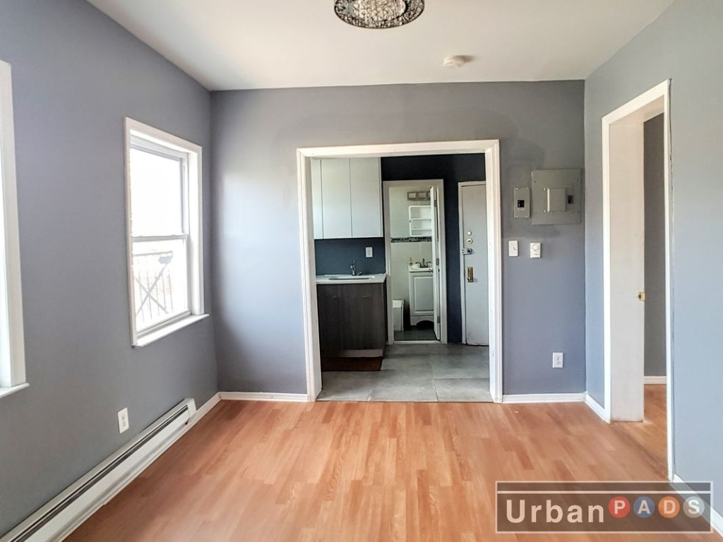 119 Rogers Avenue - Photo 1