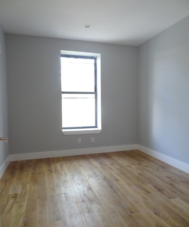 448 Empire Blvd - Photo 5