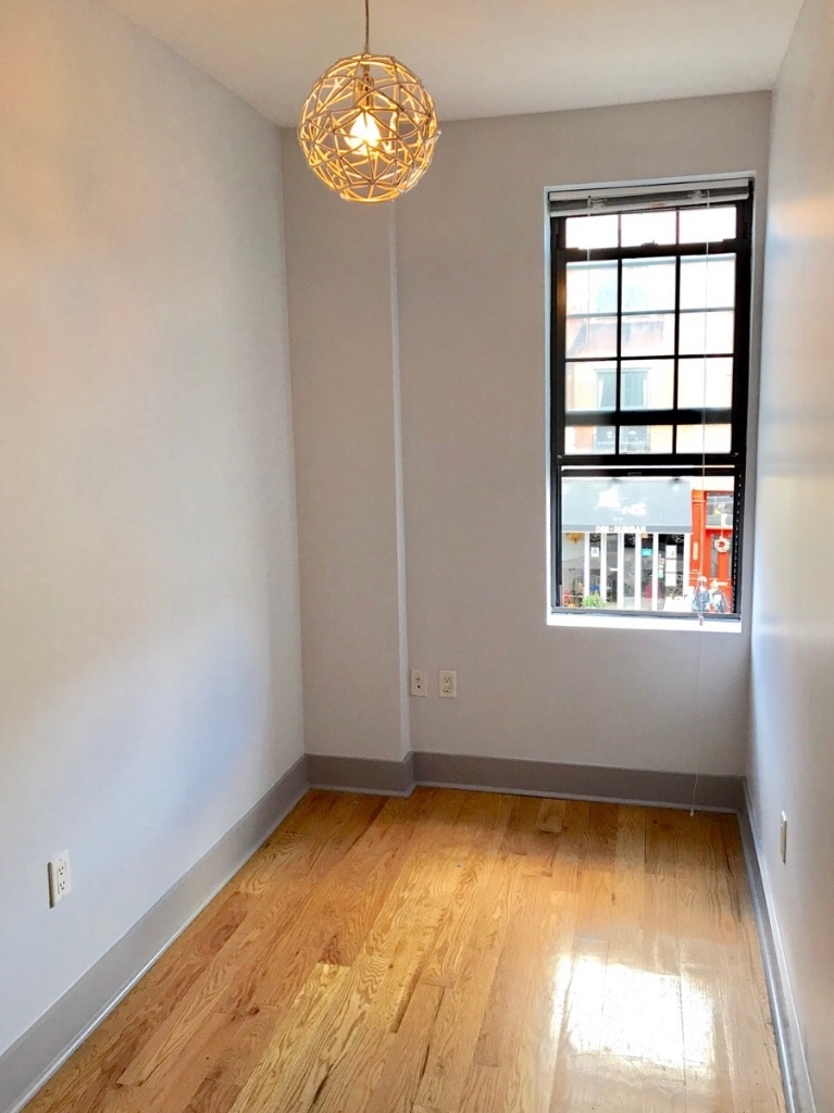 292 Bedford Ave - Photo 9