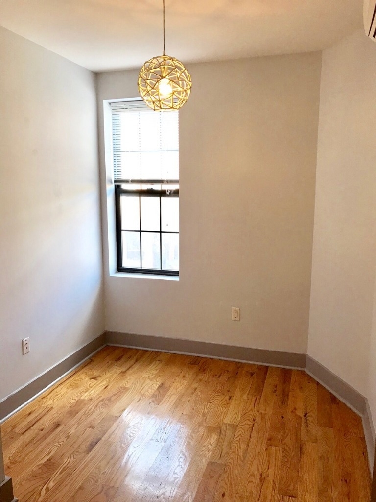 292 Bedford Ave - Photo 6