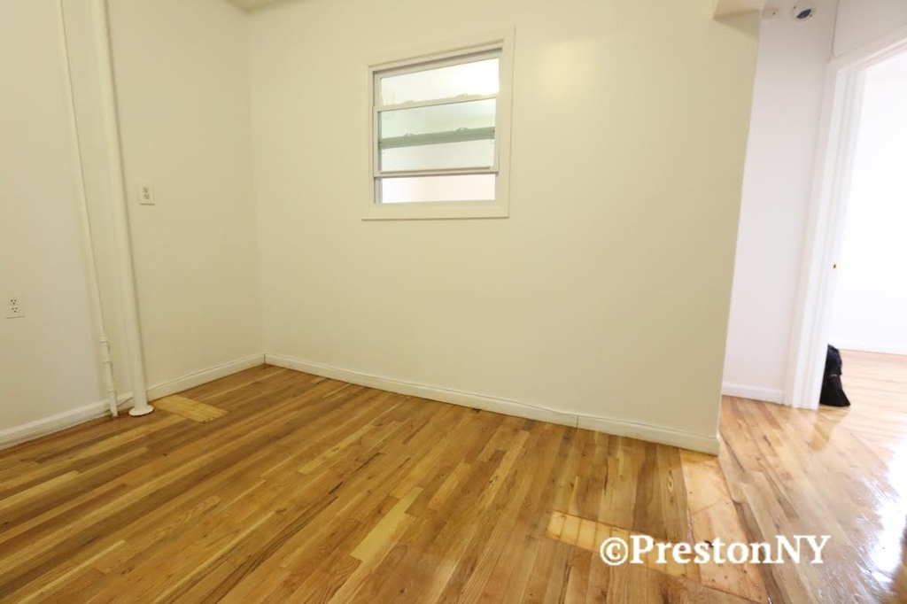 402 Grand Street - Photo 5