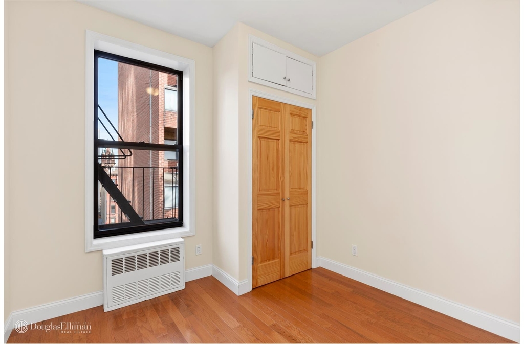 321 East 85th St - Photo 4