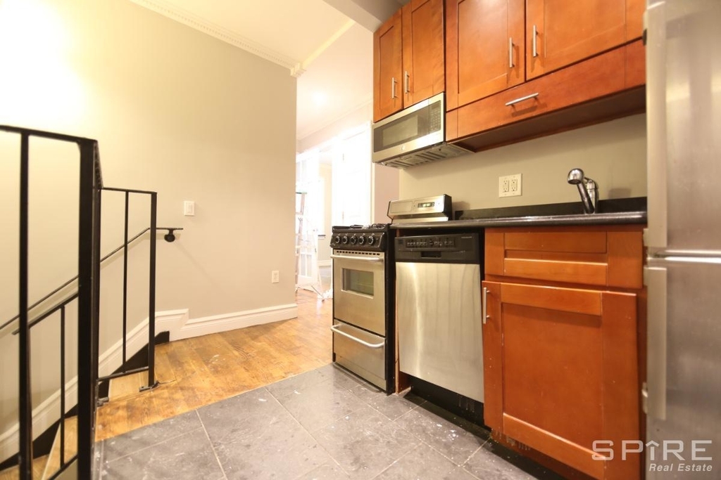 410 East 13th Street - Photo 1