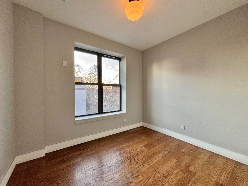 663 Hancock Street - Photo 3
