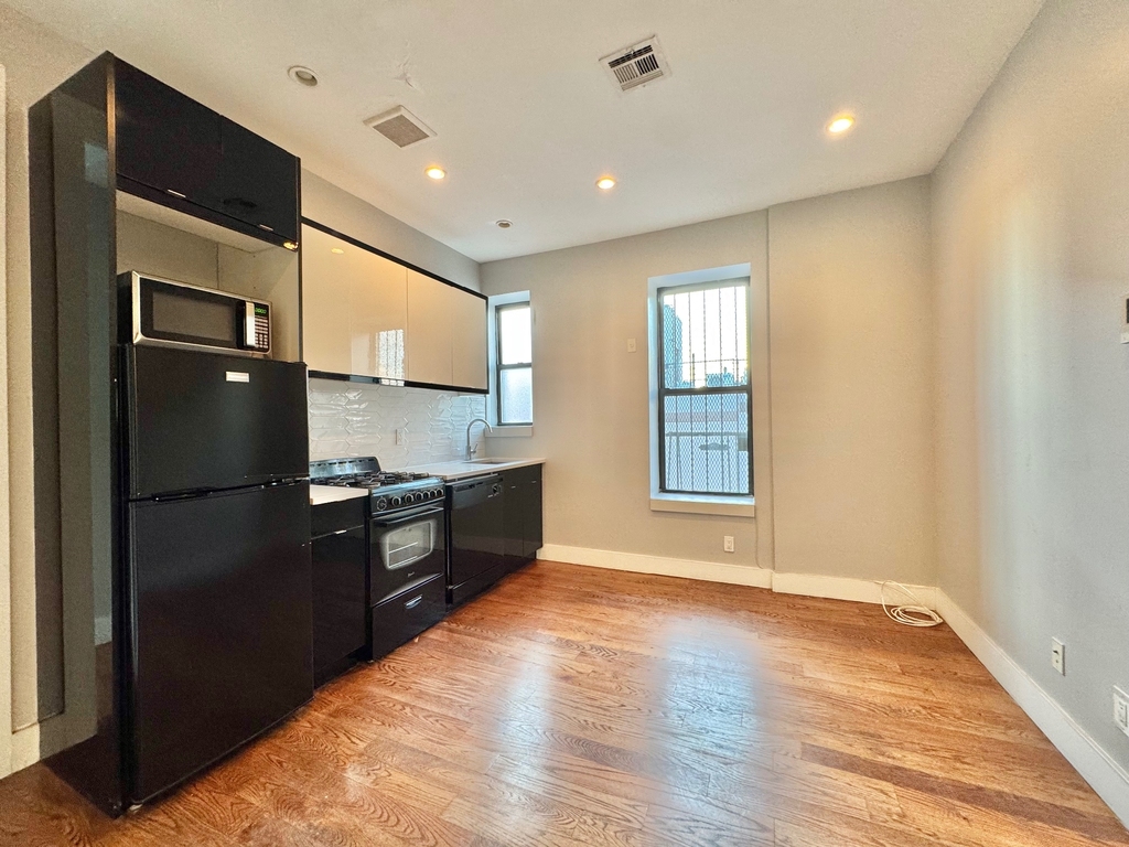 663 Hancock Street - Photo 0