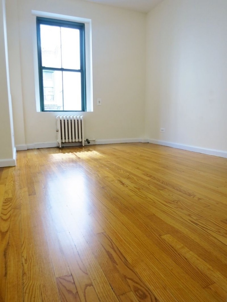 Charming UES studio with separate kitchen, dining, and living space! - Photo 0