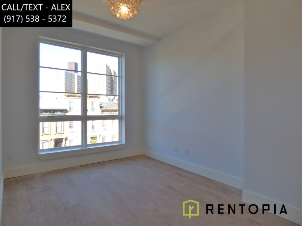 868 Lafayette Ave, Brooklyn - Photo 2