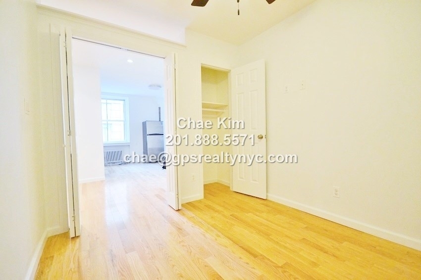 216 East 36th Street - Photo 2