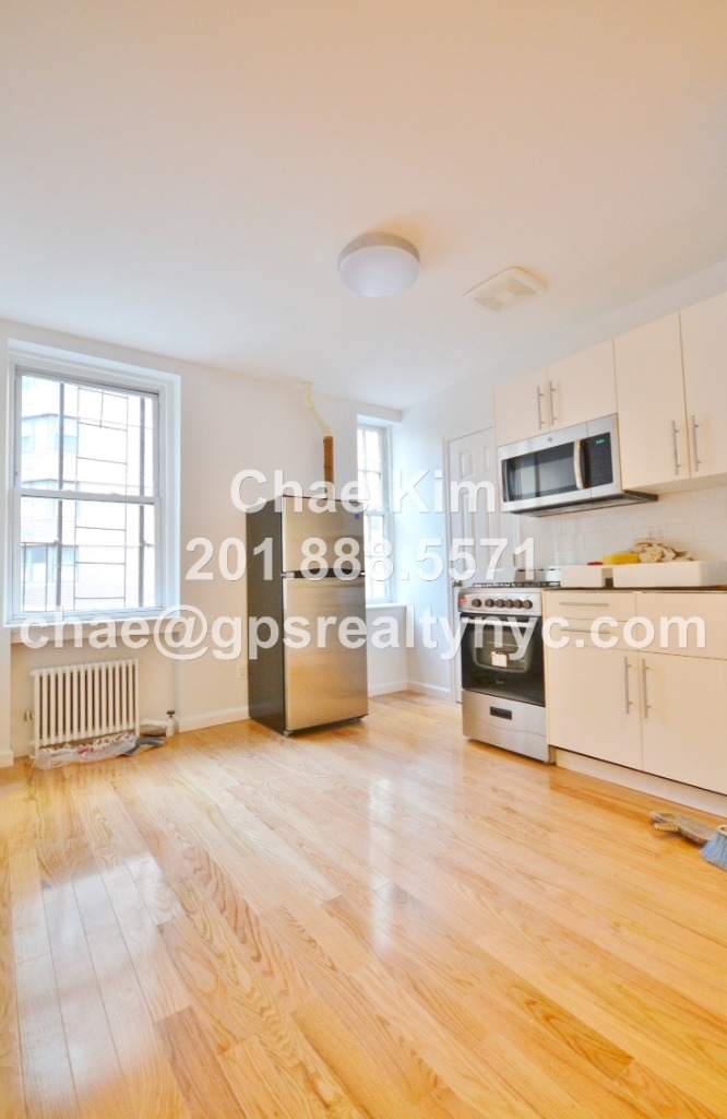 216 East 36th Street - Photo 1