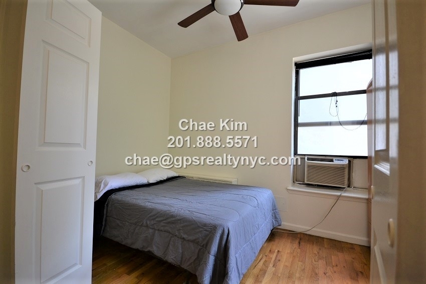 150 Manhattan Avenue - Photo 2